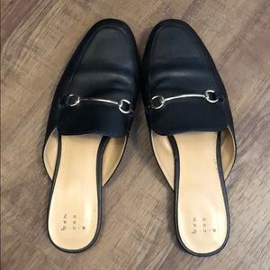 Backless loafers